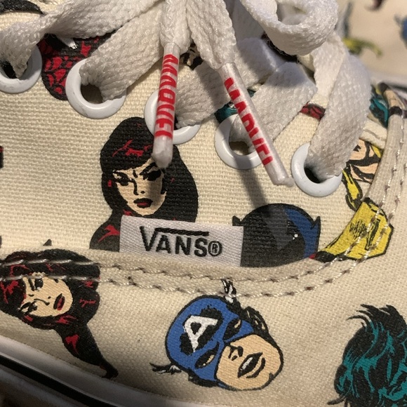 VANS x MARVEL Low Lace Up Sneaker. Mens Sz. 9 Multicolor 134171001 pre-owned - Picture 2 of 9
